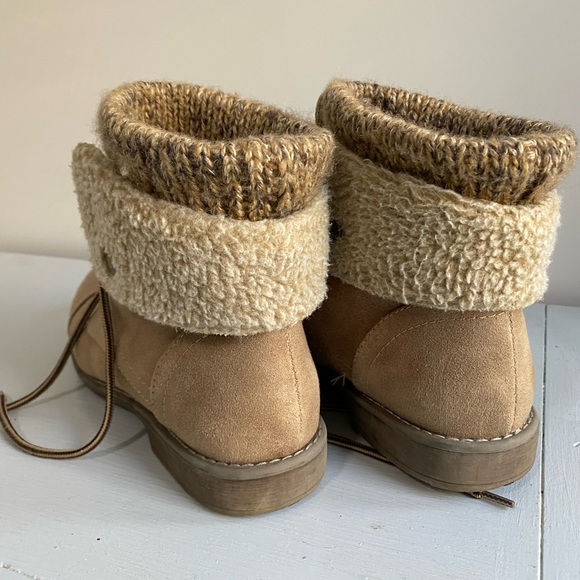 Booties - Picture 3 of 7